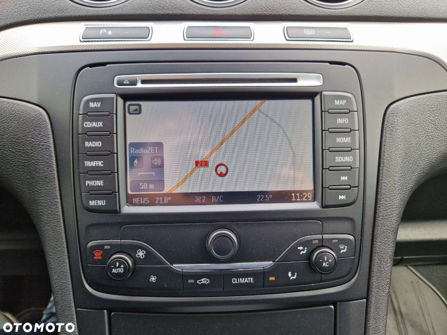 Ford S-Max - 11