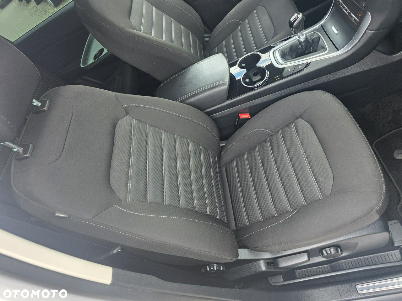 Ford Galaxy - 12