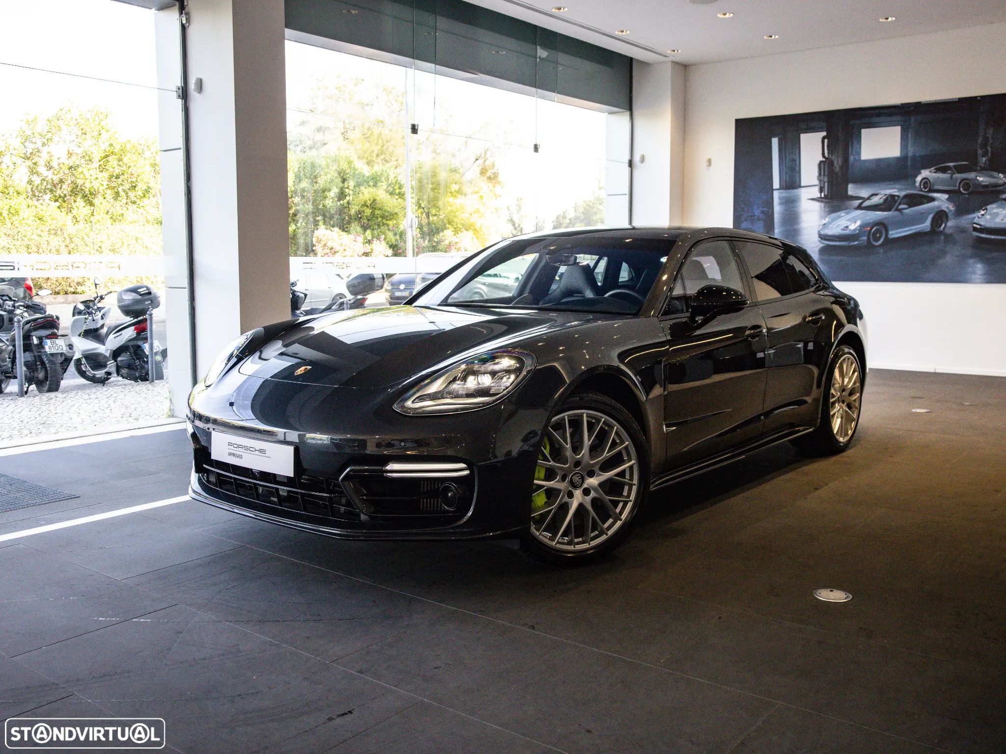 Porsche Panamera Sport Turismo 4S E-Hybrid - 1