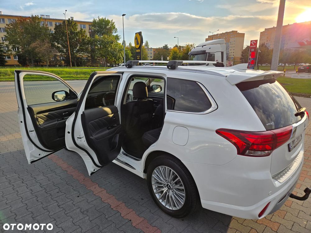 Mitsubishi Outlander - 4