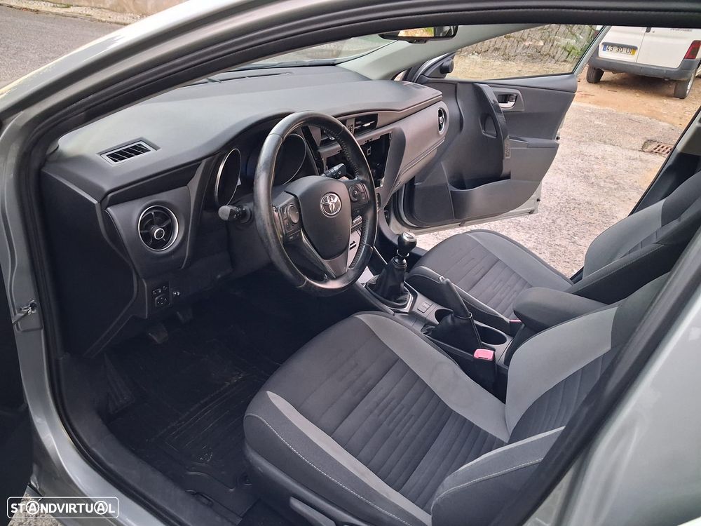 Toyota Auris Touring Sports 1.4 D-4D Comfort - 13