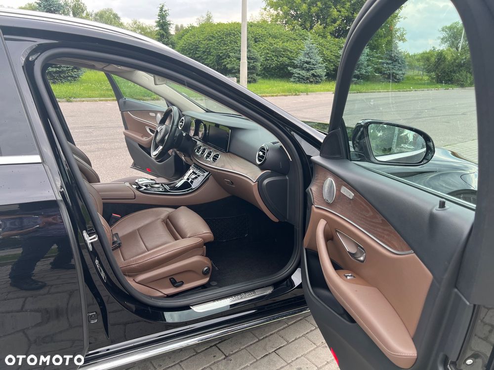 Mercedes-Benz Klasa E 220 d T 9G-TRONIC Exclusive - 13