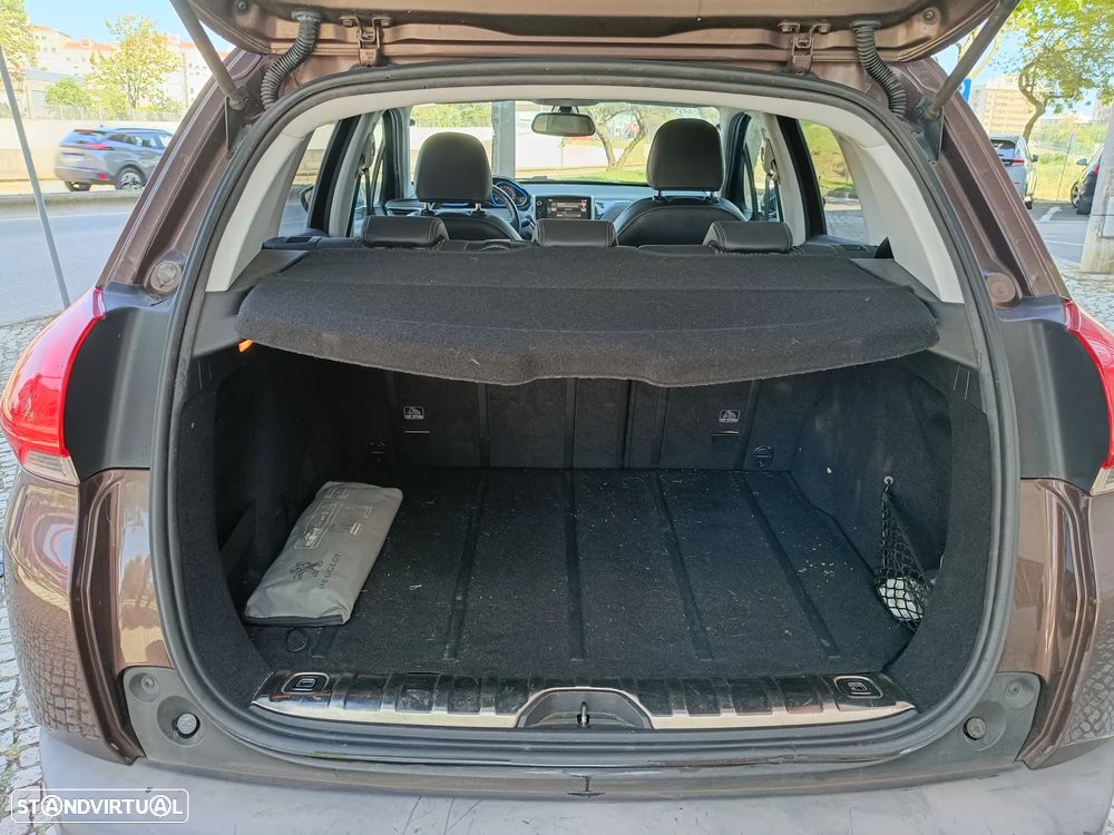 Peugeot 2008 1.6 e-HDi Allure - 9