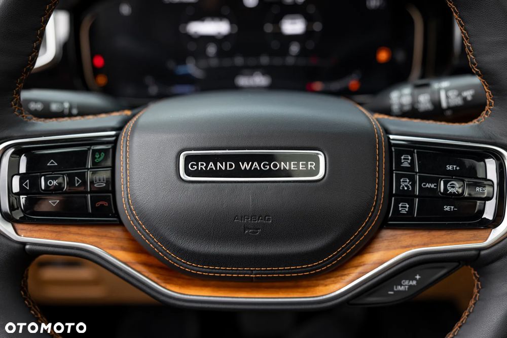 Jeep Grand Wagoneer - 19
