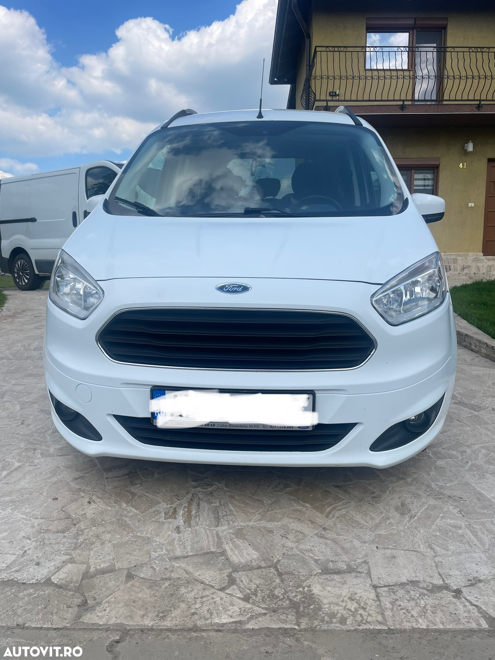 Ford Tourneo Courier 1.5 TDCi Titanium - 9