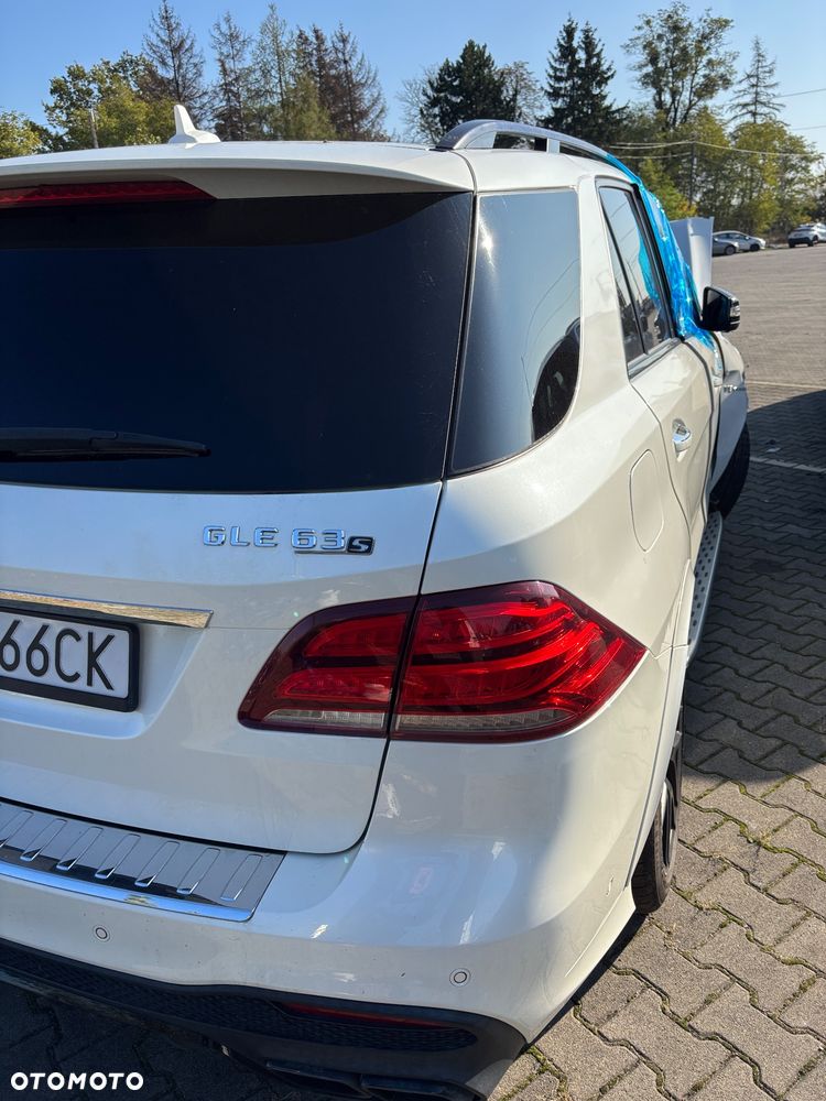 Mercedes-Benz GLE - 38