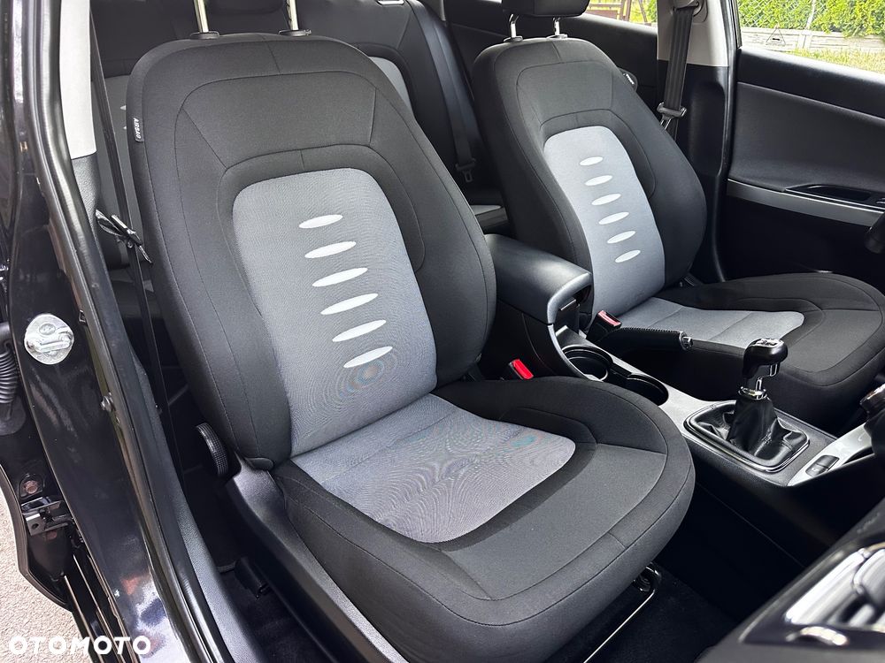 Kia Ceed 1.6 GDI Fifa World Cup Edition - 25