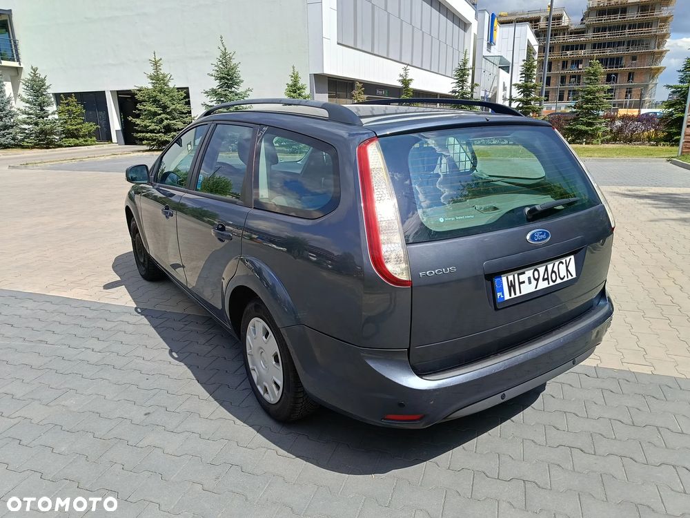 Ford Focus 1.6 Ambiente - 6