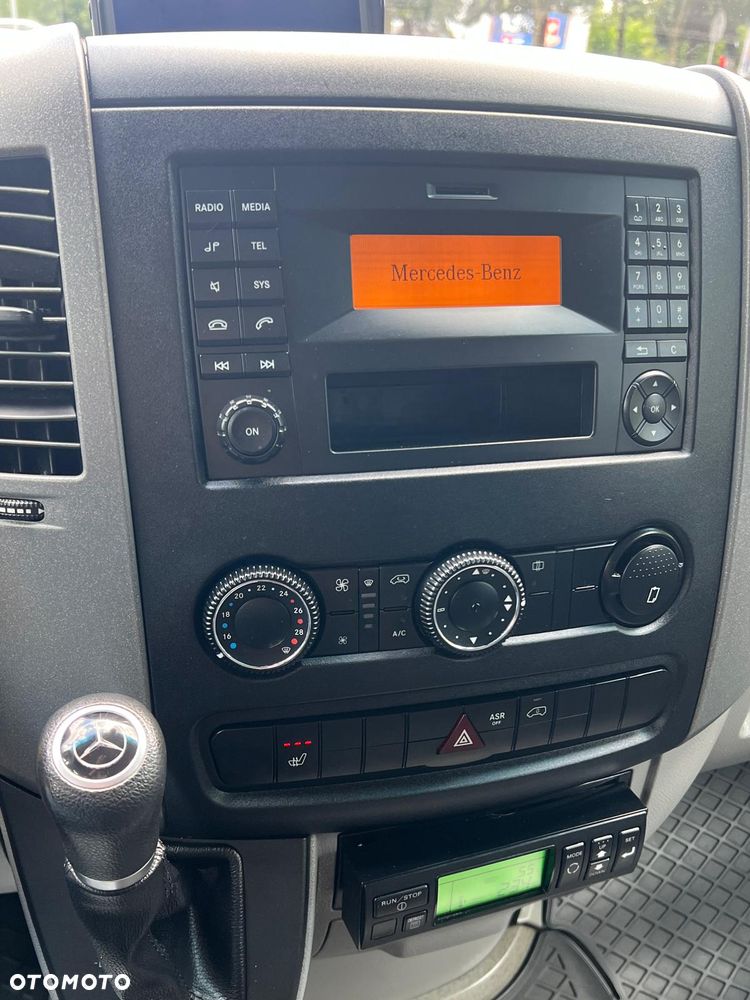 Mercedes-Benz SPRINTER 319 CDI 3,0 V6 AUTOMAT KONTENER CHŁODNIA MITSUBISHI WINDA - 39