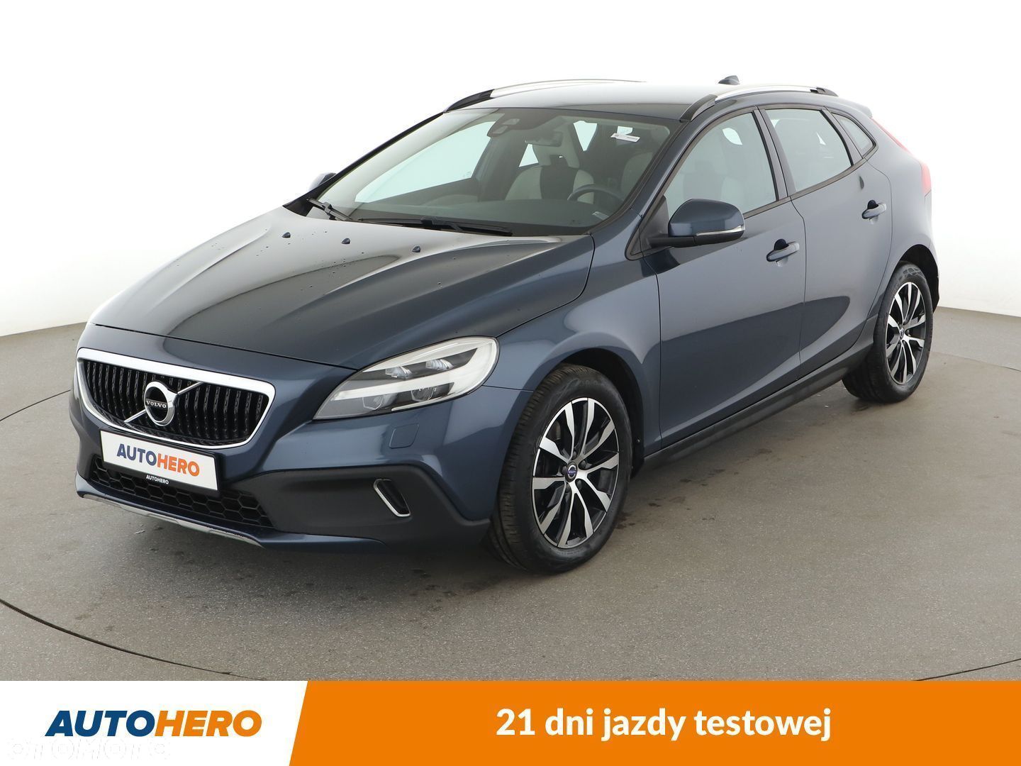 Volvo V40 Cross Country - 1