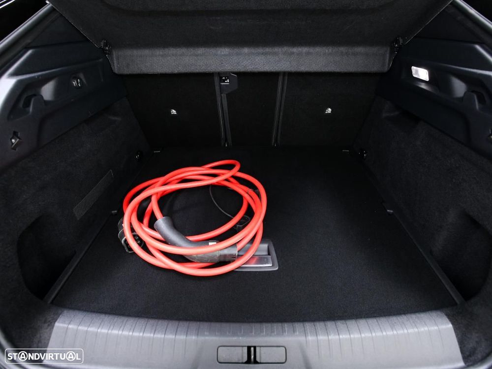 Peugeot E-3008 73 kWh GT - 13