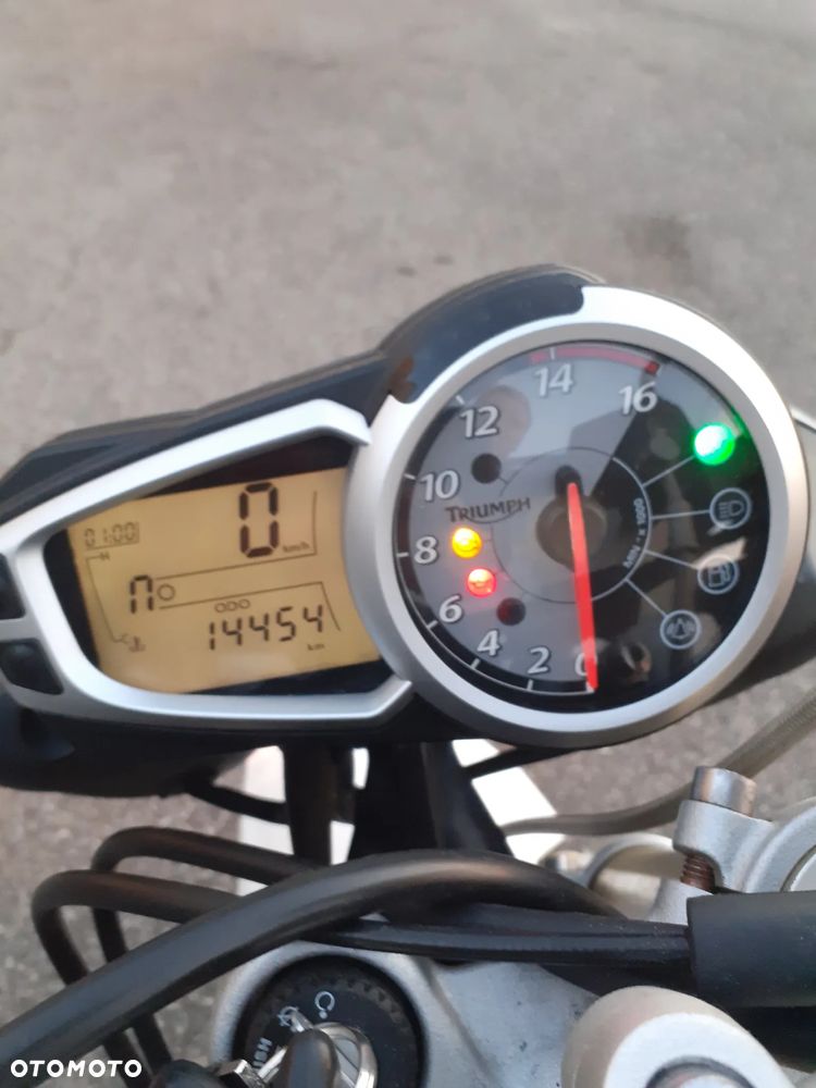 Triumph Street Triple - 2