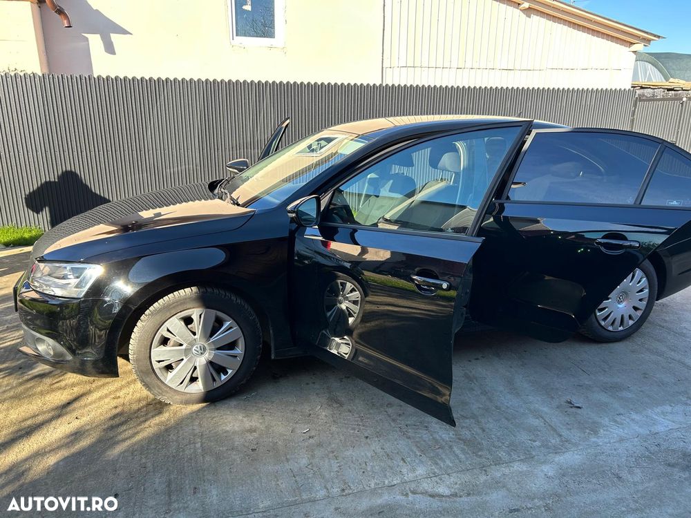 Volkswagen Jetta 1.6 TDI Life - 5