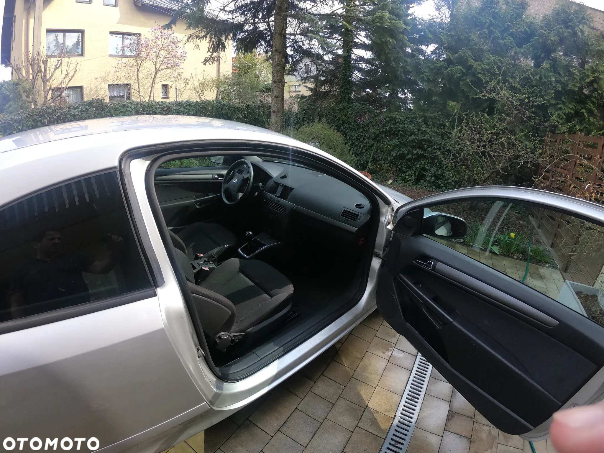 Opel Astra III GTC 1.4 Cosmo - 11