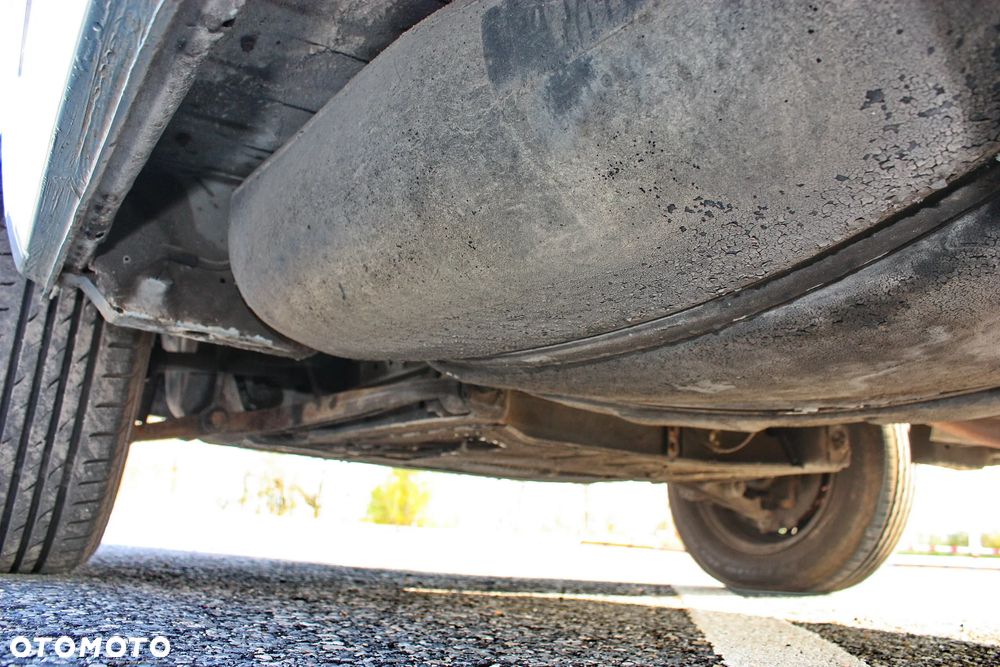 Volkswagen Caravelle - 38