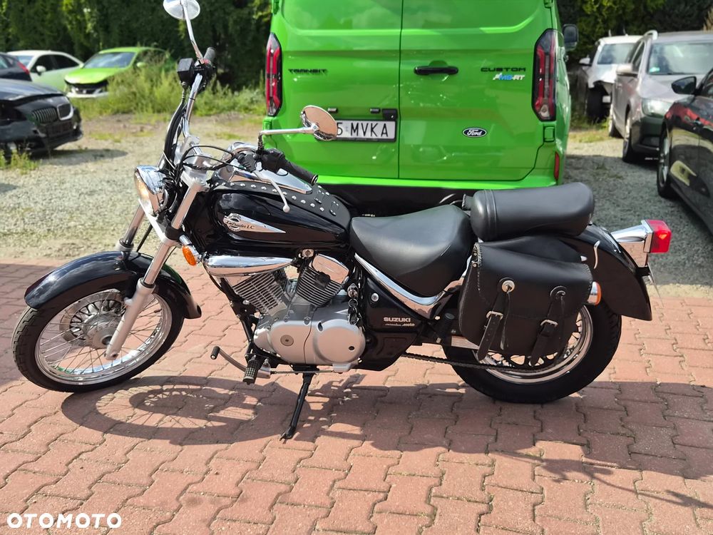 Suzuki Intruder - 19
