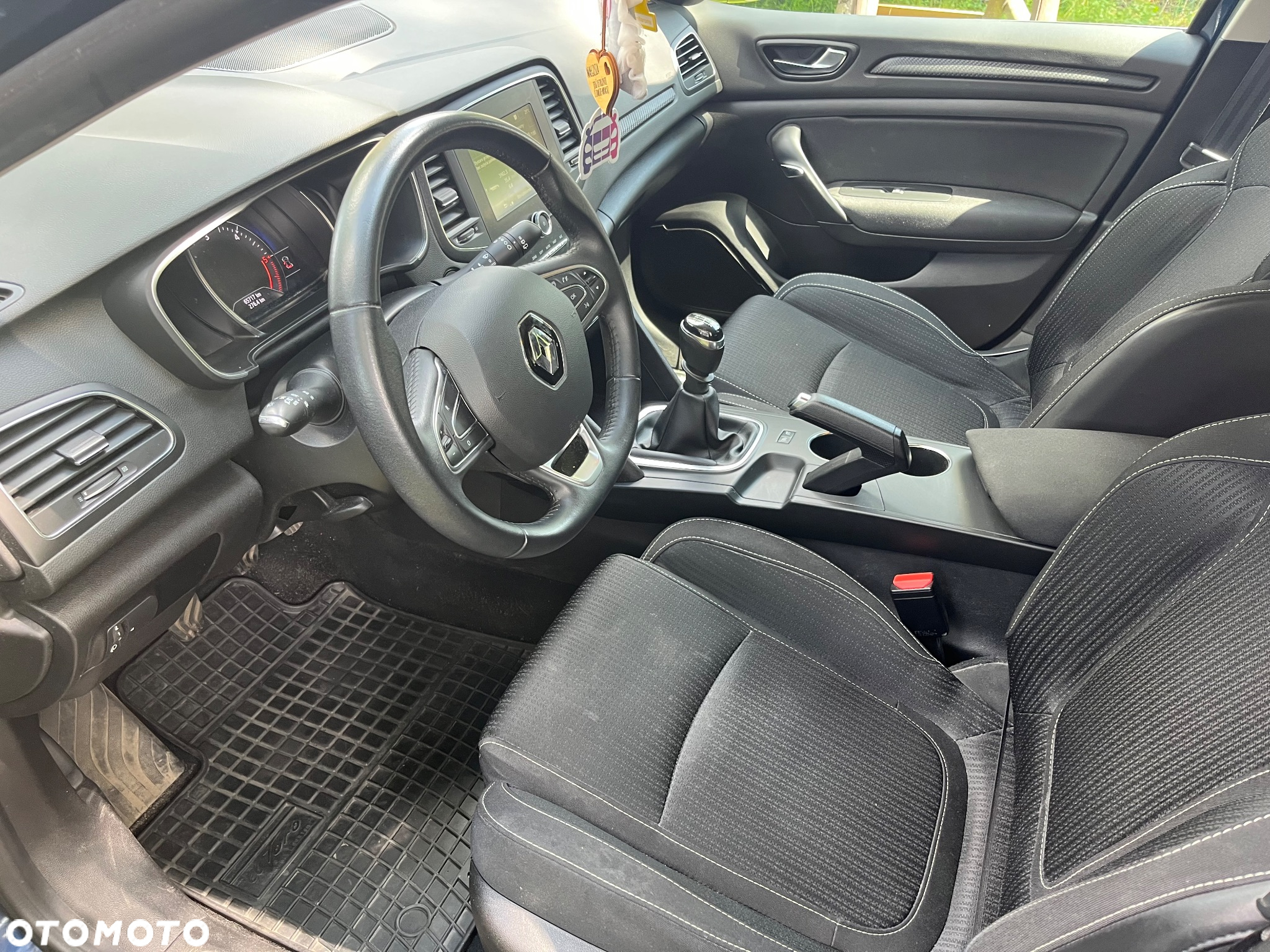 Renault Megane 1.5 Blue dCi Intens - 13