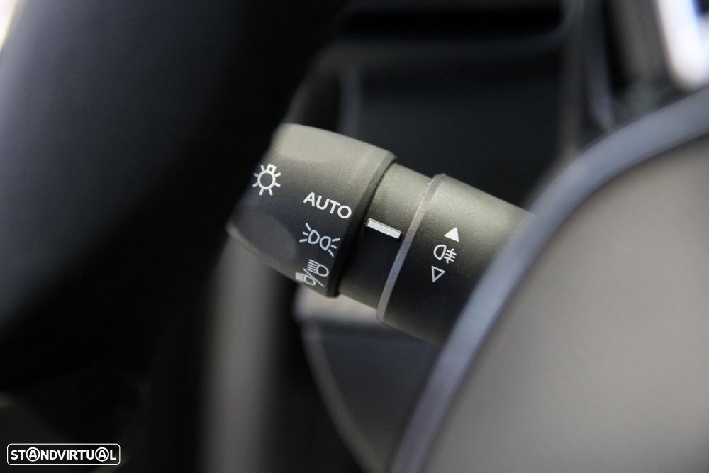 Peugeot 2008 1.2 PureTech Allure - 12