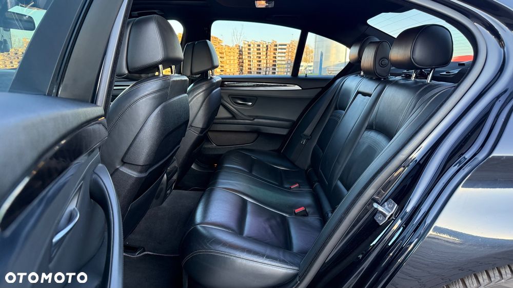 BMW Seria 5 535i xDrive - 15