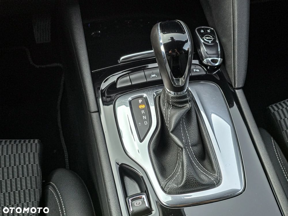 Opel Insignia - 16