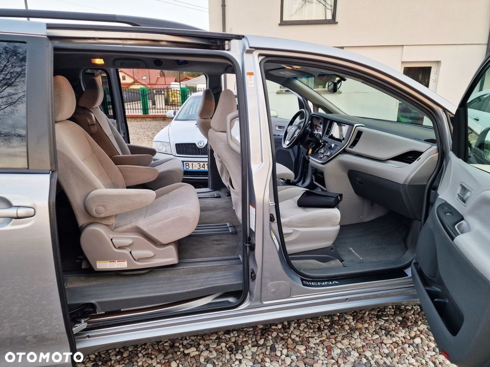 Toyota Sienna - 17