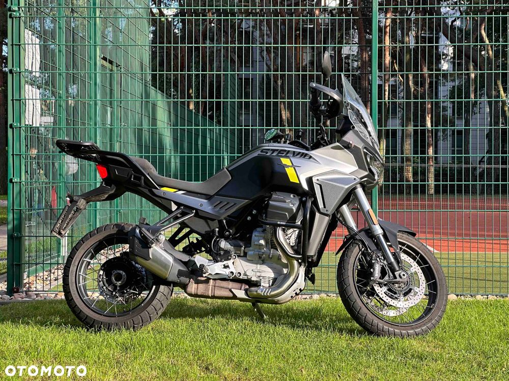 Moto Guzzi Stelvio - 2
