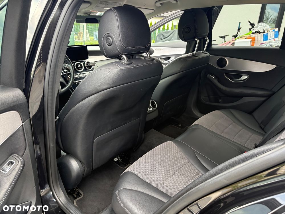 Mercedes-Benz Klasa C 220 d 9G-TRONIC - 16