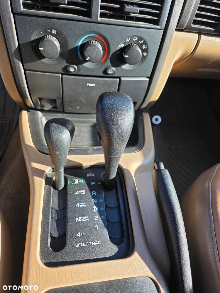 Jeep Grand Cherokee - 9