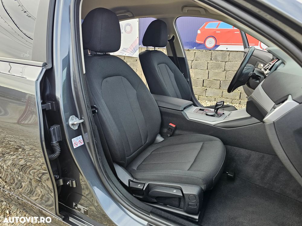 BMW Seria 3 320d Aut. M Sport - 29