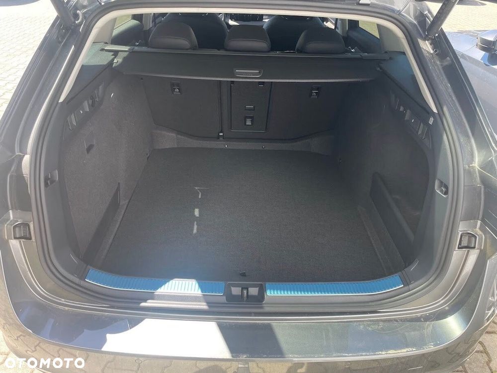 Skoda Superb 2.0 TDI SCR L&K DSG - 8