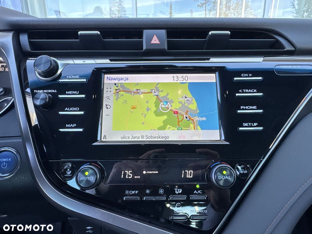 Toyota Camry 2.5 Hybrid Comfort CVT - 25