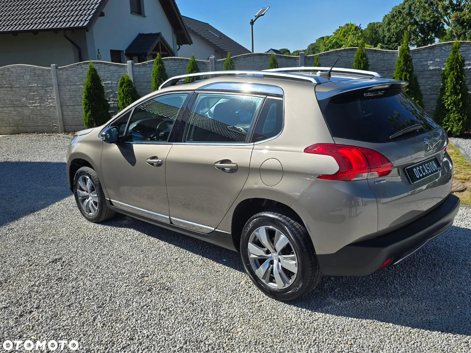 Peugeot 2008 - 4