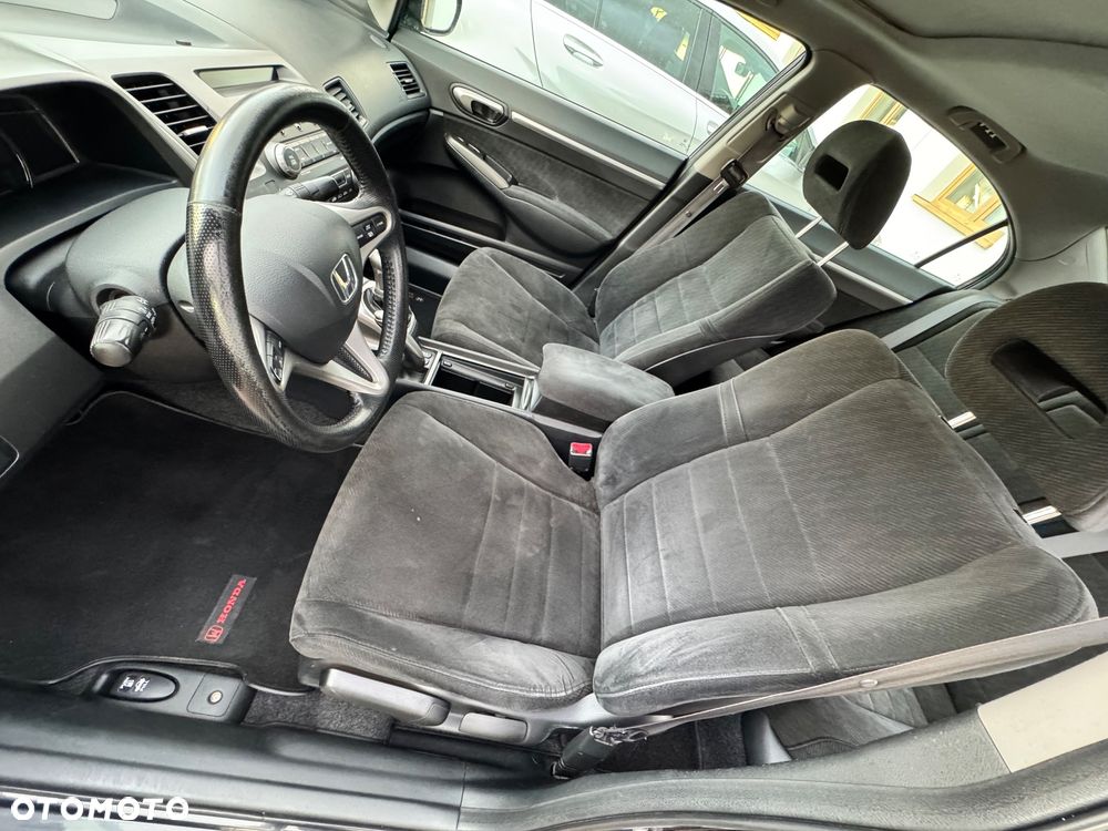 Honda Civic 1.8 Executive - 21