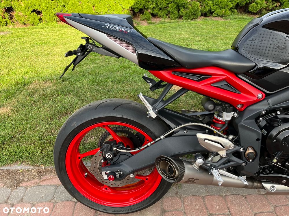 Triumph Street Triple - 13