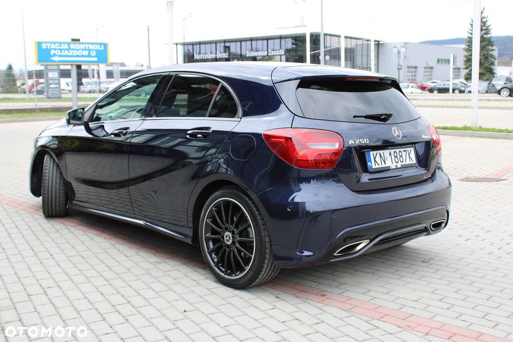 Mercedes-Benz Klasa A 250 4Matic 7G-DCT AMG Line - 11