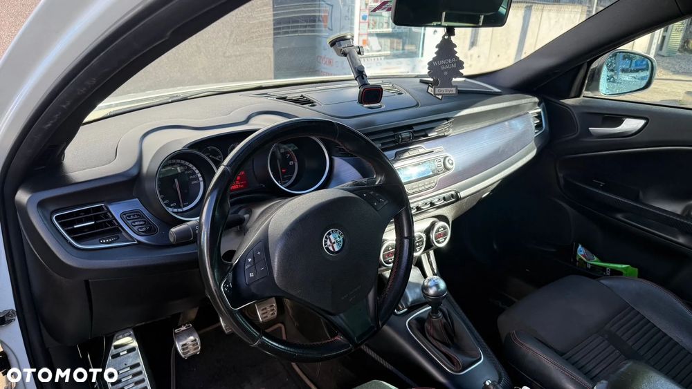 Alfa Romeo Giulietta 1750 TBi Quadrifoglio Verde - 6