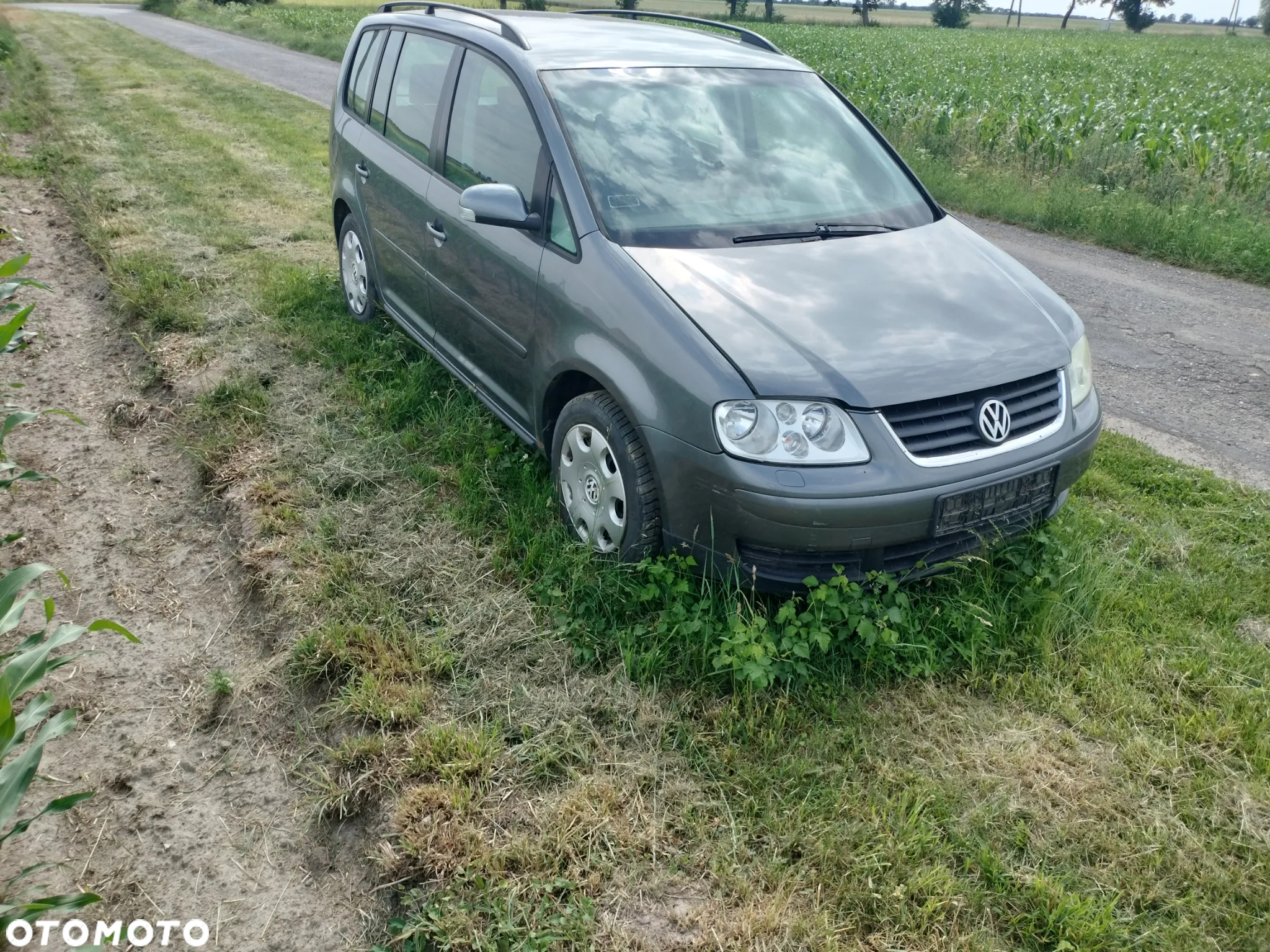 touran 1,6 benzyna kod farby LD7X - 8