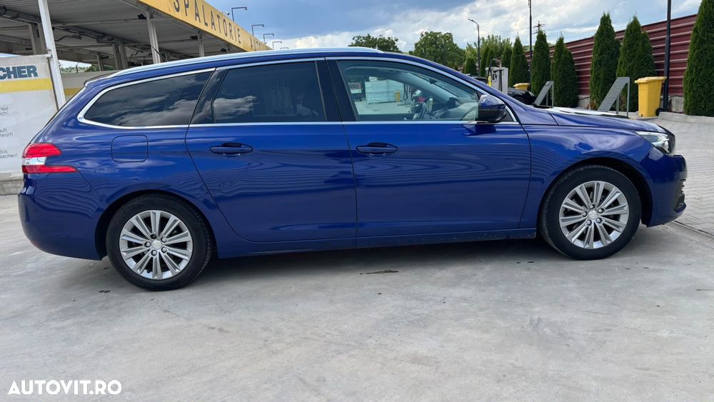 Peugeot 308 PureTech 130 GPF Stop & Start Allure Business-Paket - 16