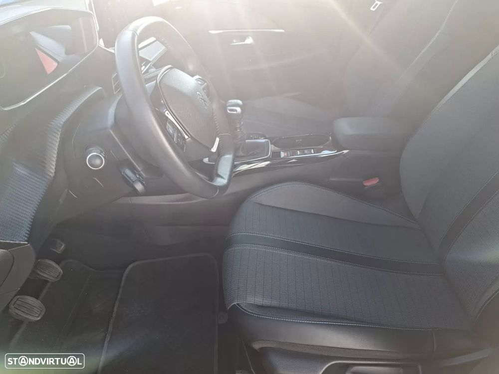 Peugeot 208 1.2 PureTech Allure Pack - 19