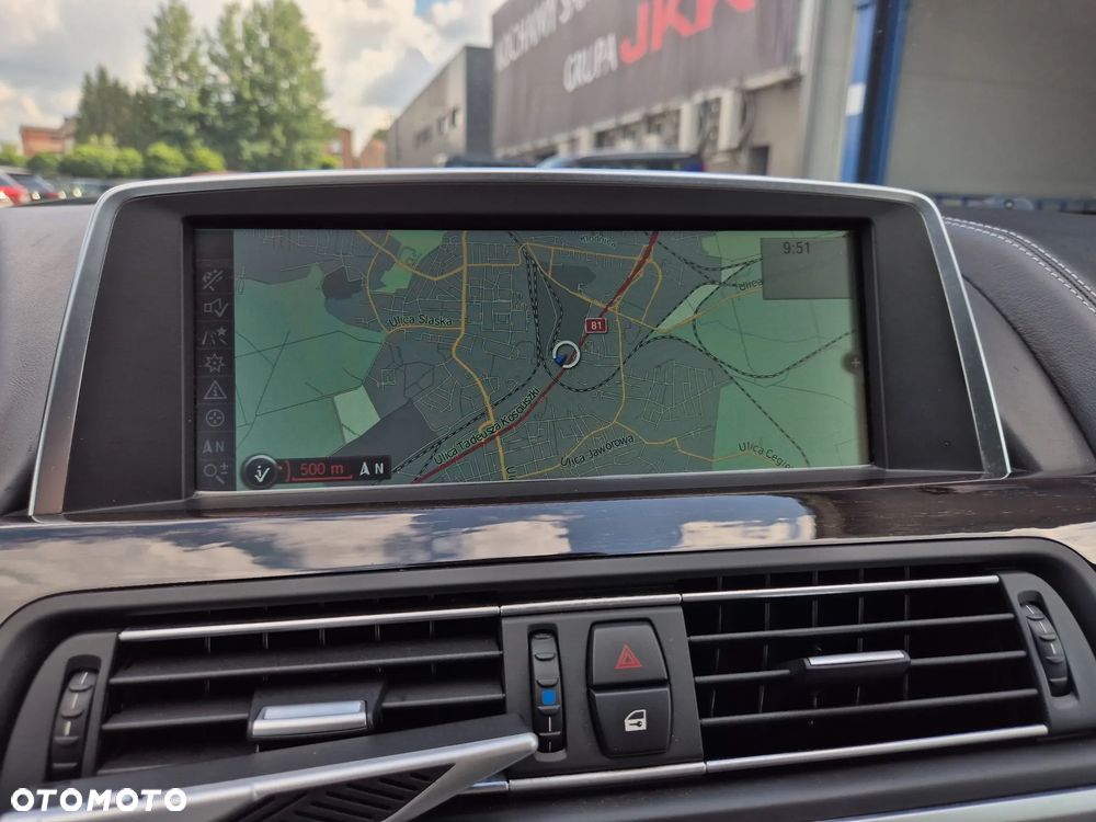 BMW Seria 6 650i - 12