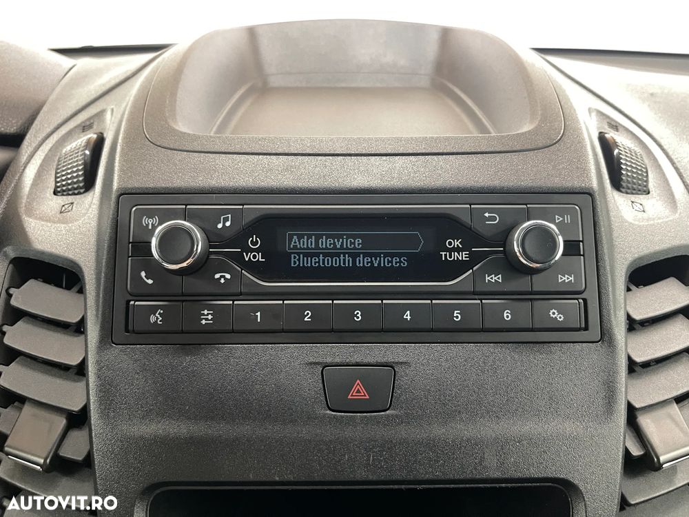 Ford Transit Connect - 11