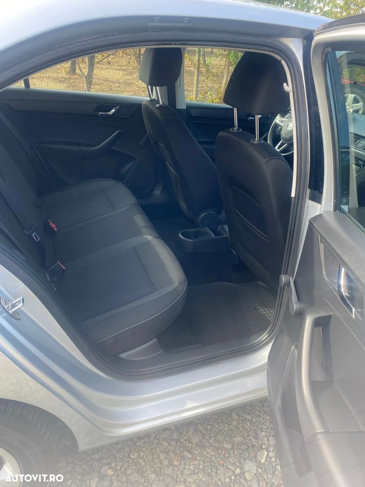 Skoda RAPID 1.2 TSI Ambition - 8