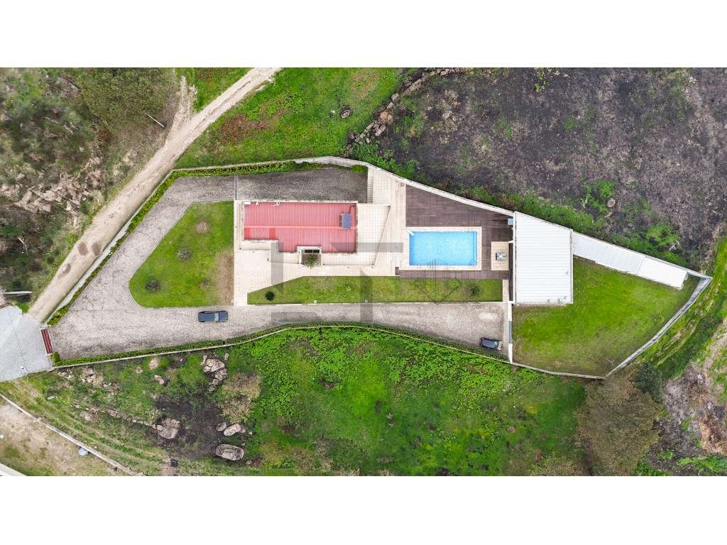 Moradia de Luxo com Piscina para Venda em Marco de Canaveses, Porto - Grande imagem: 3/45