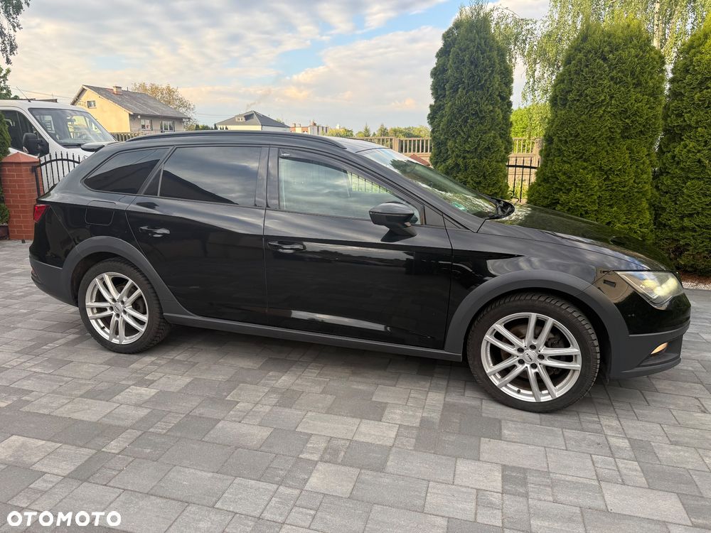 Seat Leon Sportstourer 2.0 TDI Start&Stop 4Drive DSG X-Perience - 4