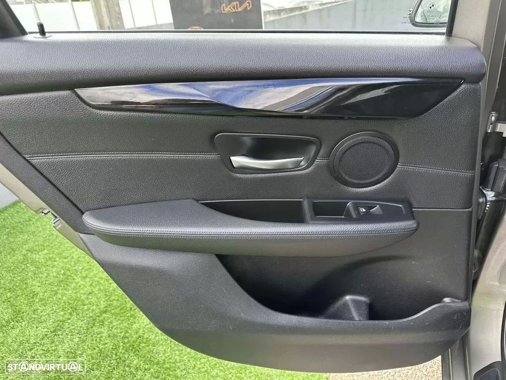 BMW 218 Active Tourer d Line Sport - 54
