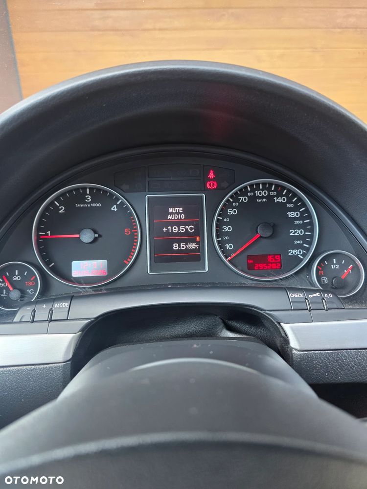 Audi A4 Avant 2.0 TDI DPF - 26