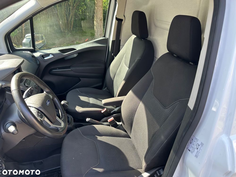 Ford Courier - 11
