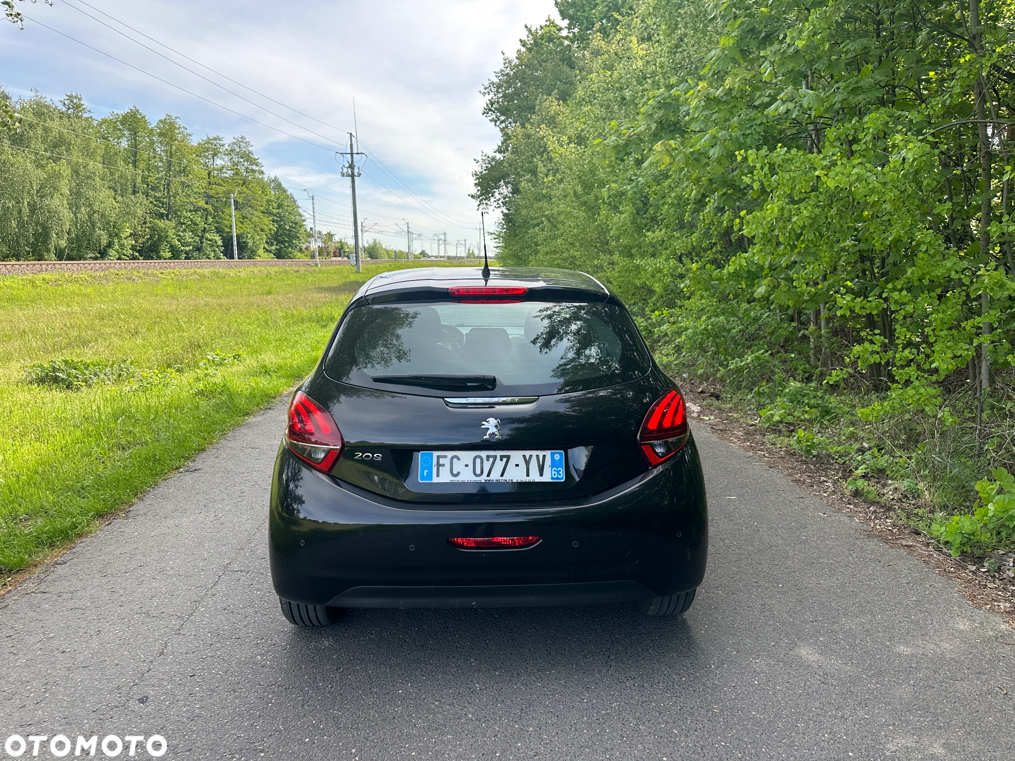 Peugeot 208 1.5 BlueHDi Allure S&S - 10