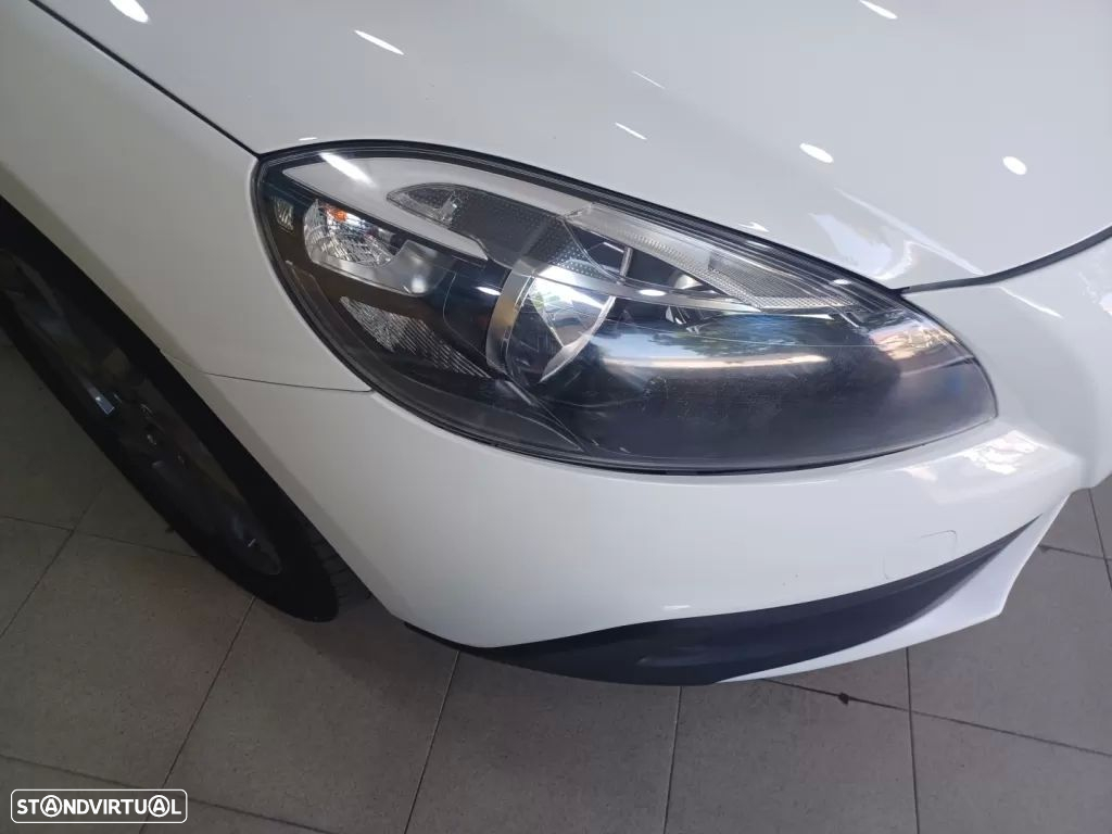 Volvo V40 Cross Country 2.0 D2 Kinetic - 29