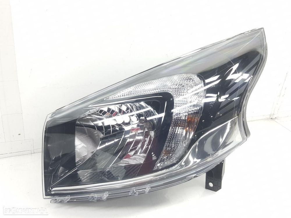 FAROL ESQUERDO RENAULT TRAFIC III COMBI - 1